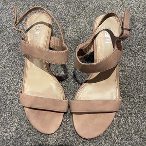 Bar III Suede Woven 2inch Heels Size 8